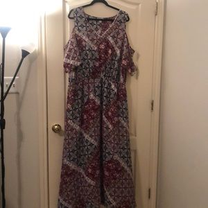 Plus size Maroon/White Paisley print maxi dress.